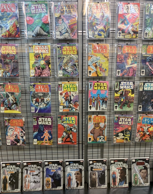 Star wars comics and figurines