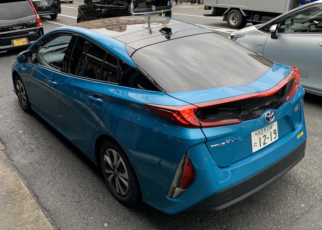 toyota prius PHV