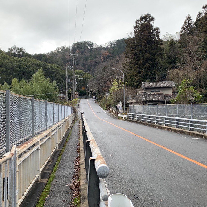 towards the mountain path