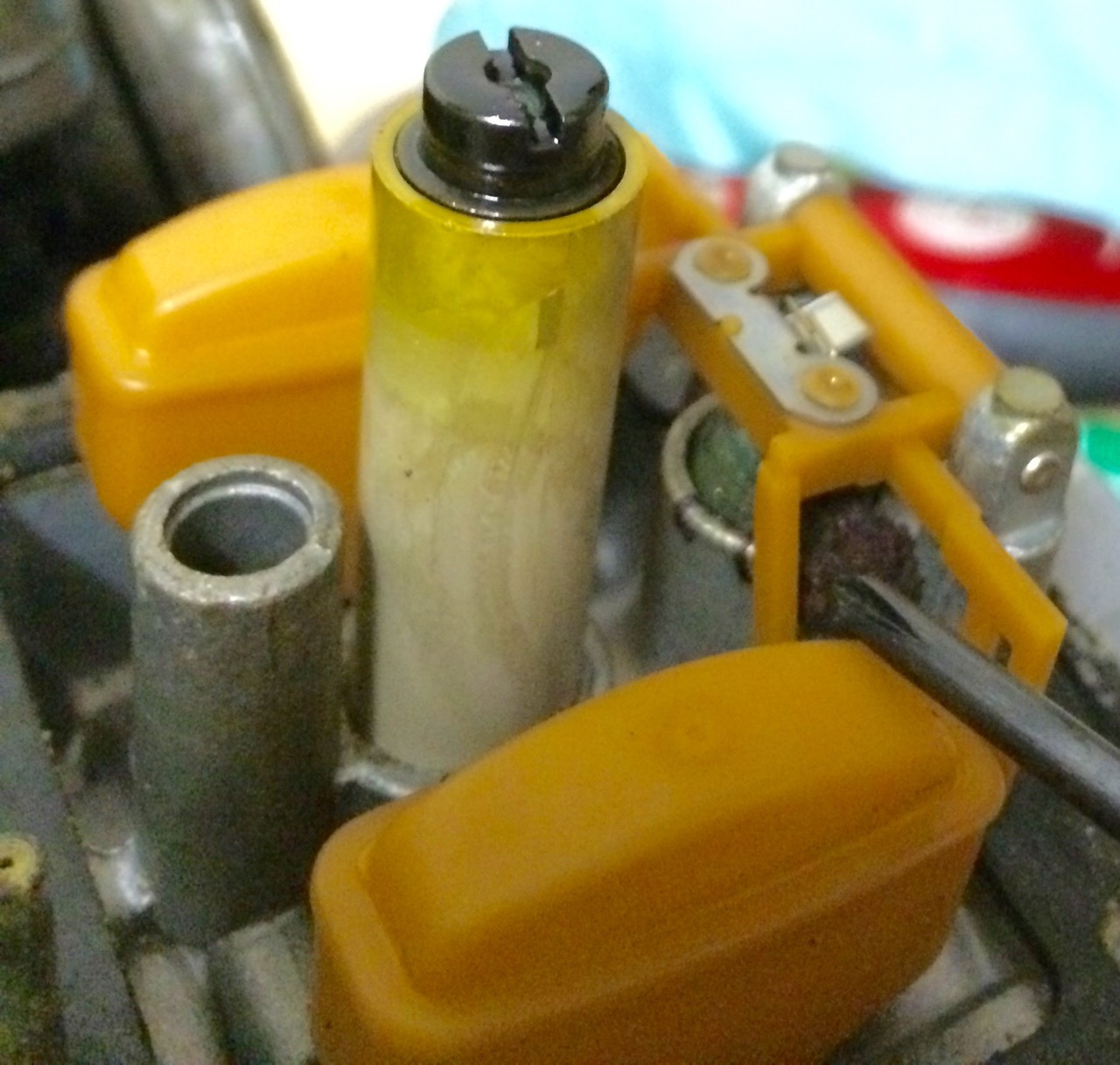 Front carb fuel float